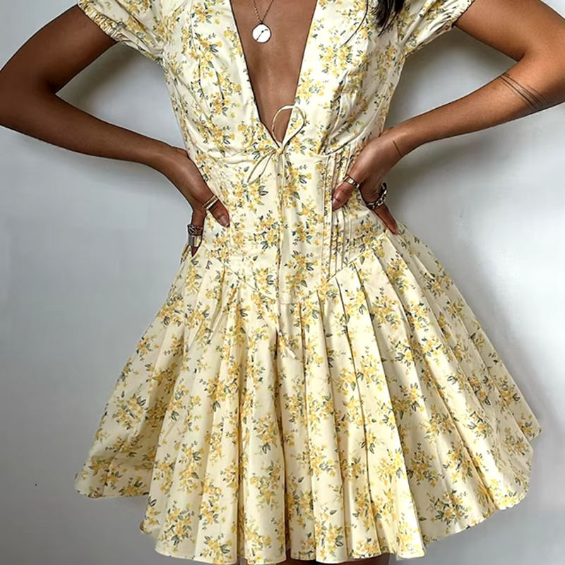 Vestido Corto con Escote en V Darlene
